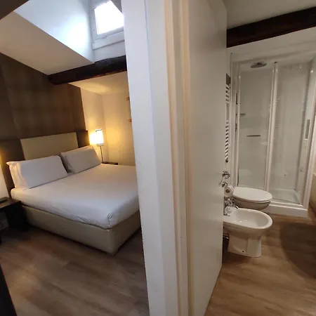 Relais Santa Maria Maggiore Oda ve Kahvaltı 3*
